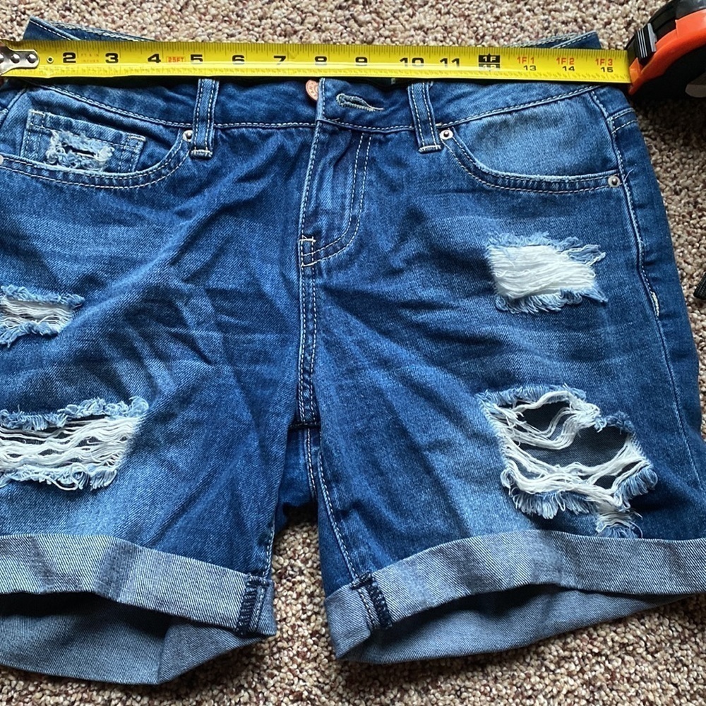 YMI dream mid rise denim shorts distressed junior’s size 3 - Picture 4 of 7